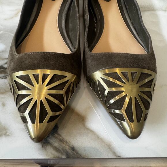 Brian Atwood Pointed Toe Flats Size 7 B-Shini Olive Green Suede Metal Art Tip - Picture 2 of 10